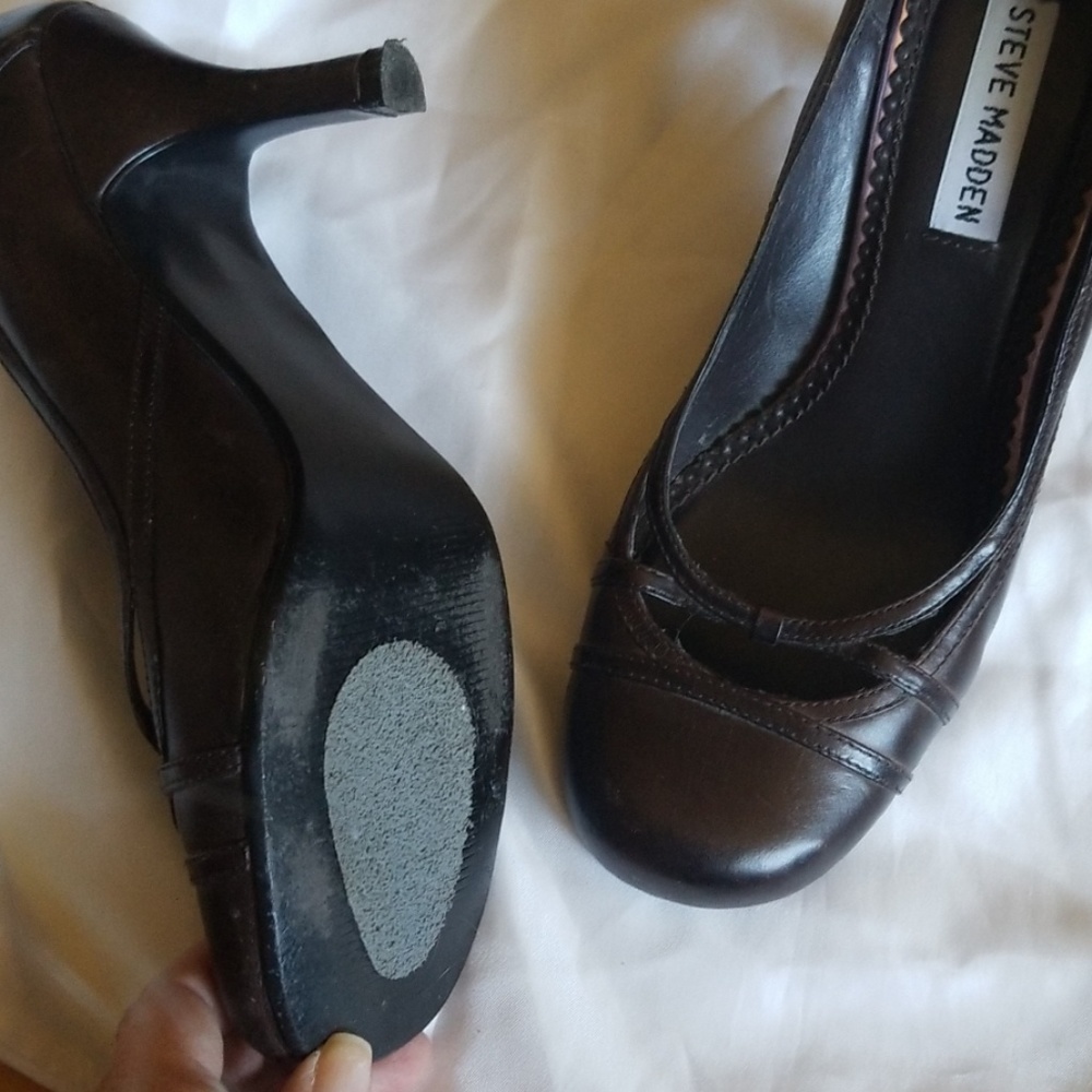 Shoes - Picture 4 of 4